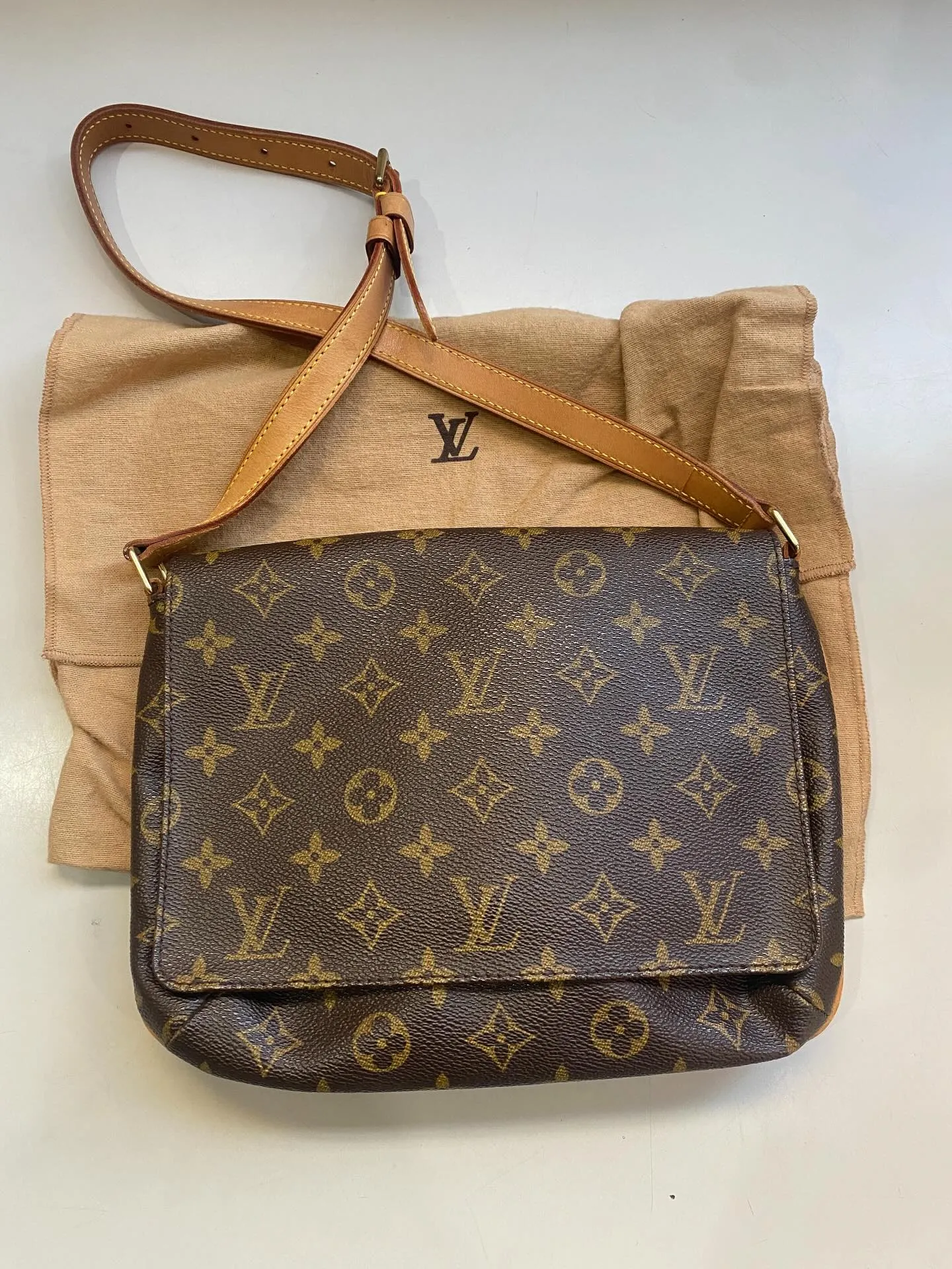 春日井にお住まいのお客様からヴィトンのバッグを買取しました。