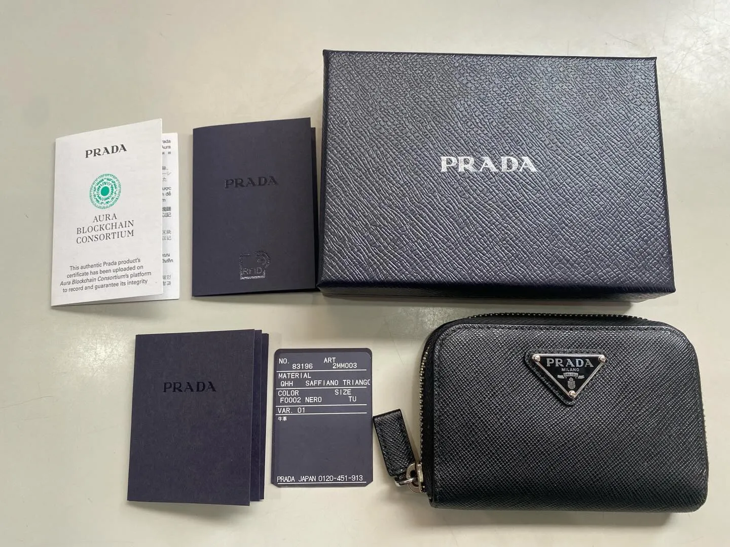 春日井にお住まいのお客様からプラダのブランド財布を買取しまし...