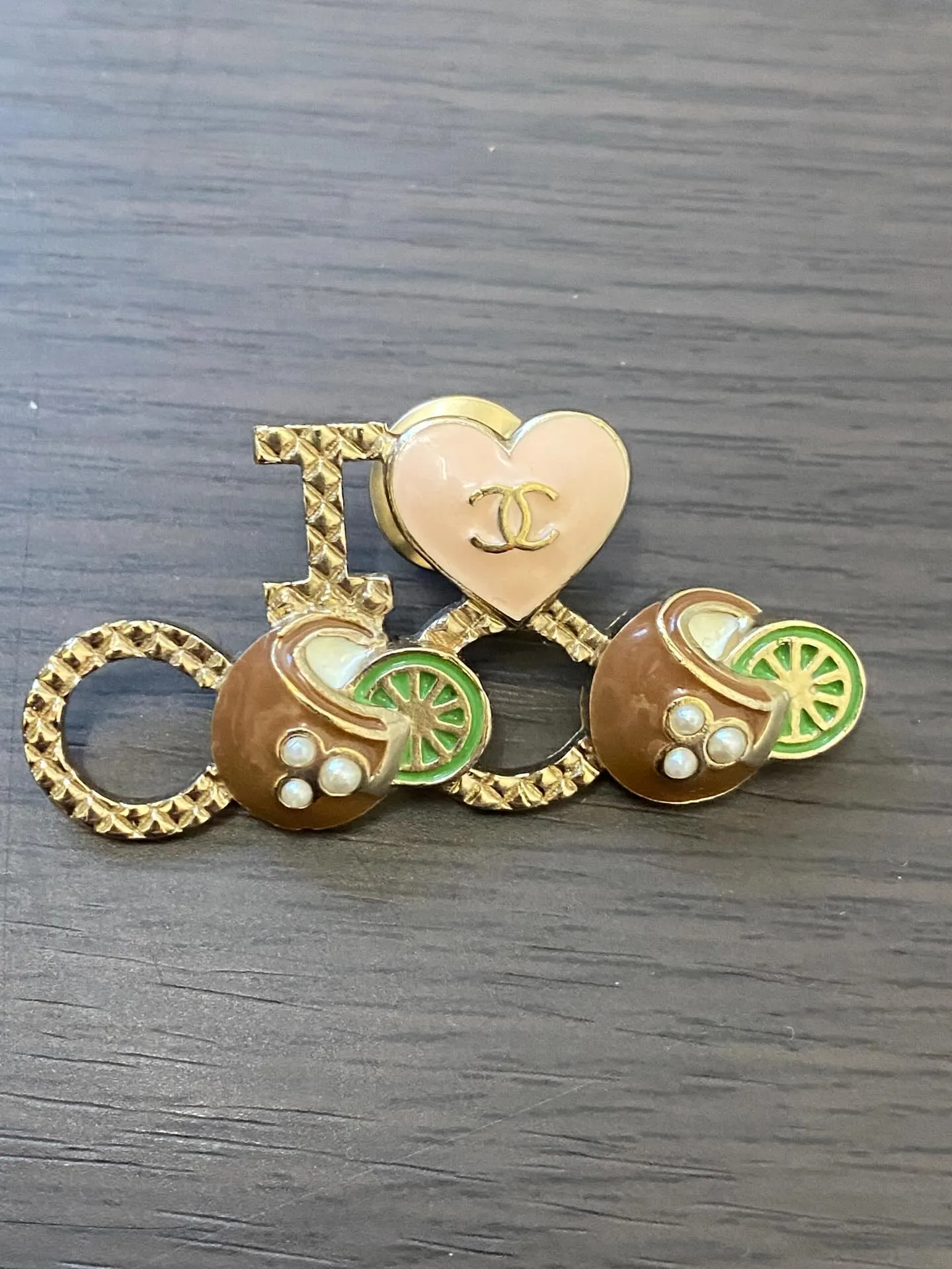 春日井にお住まいのお客様からシャネルのアクセサリーを買取しま...