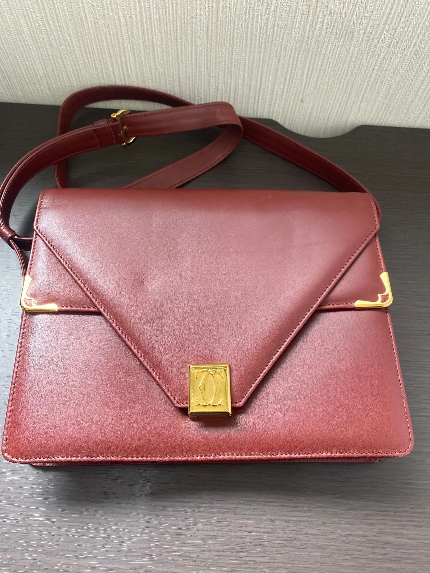 春日井にお住まいのお客様からカルティエのブランドバッグを買取...