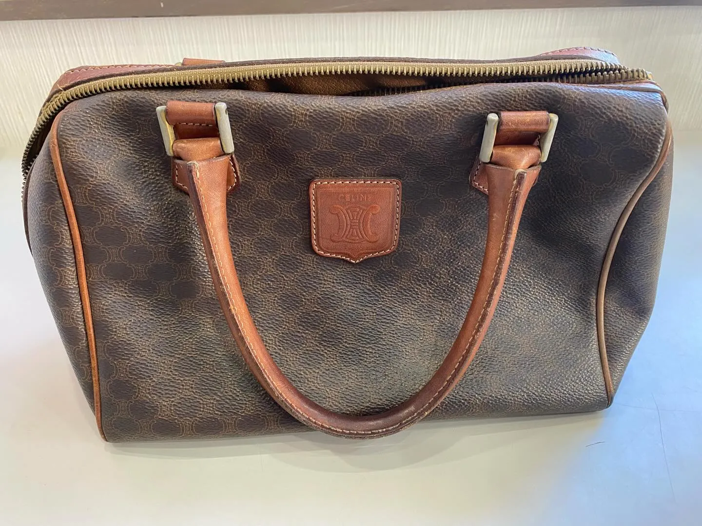 春日井にお住まいのお客様からセリーヌのブランドバッグを買取し...
